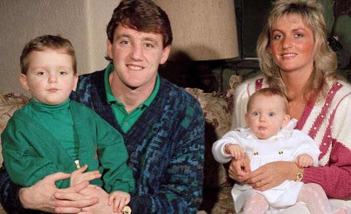 childhood picture of Amy Bruce with her brother and parents, Steve Bruce and Janet Bruce.